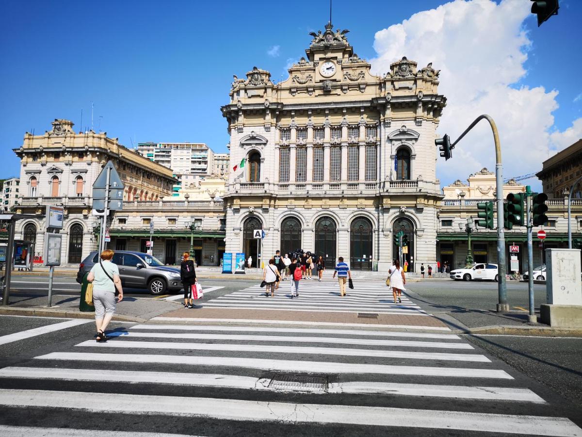 Suite Lambruschini Central With Top City View - Free Covered Parking ジェノヴァ エクステリア 写真