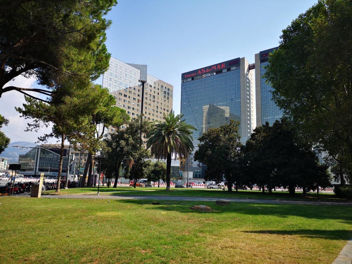 Suite Lambruschini Central With Top City View - Free Covered Parking ジェノヴァ エクステリア 写真