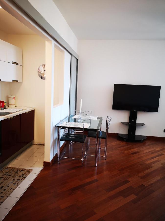Suite Lambruschini Central With Top City View - Free Covered Parking ジェノヴァ エクステリア 写真