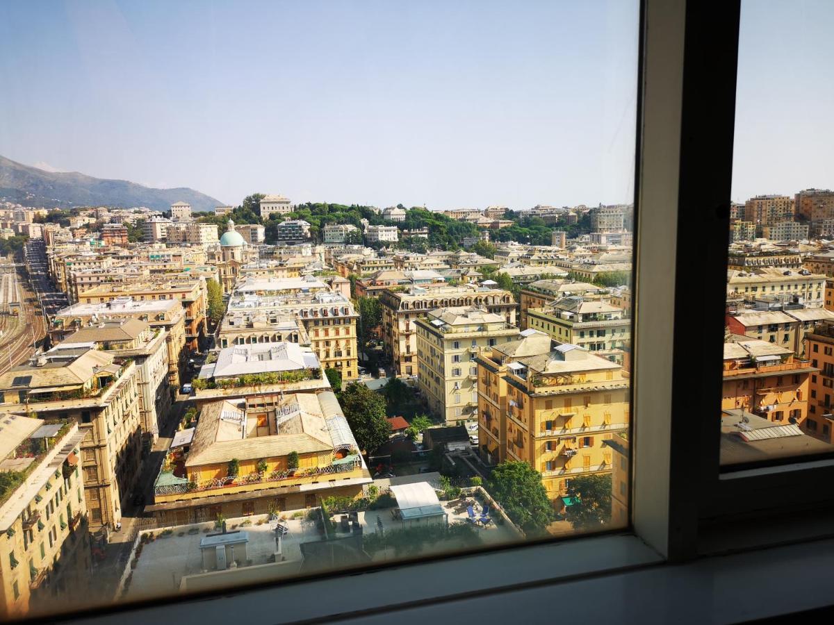 Suite Lambruschini Central With Top City View - Free Covered Parking ジェノヴァ エクステリア 写真