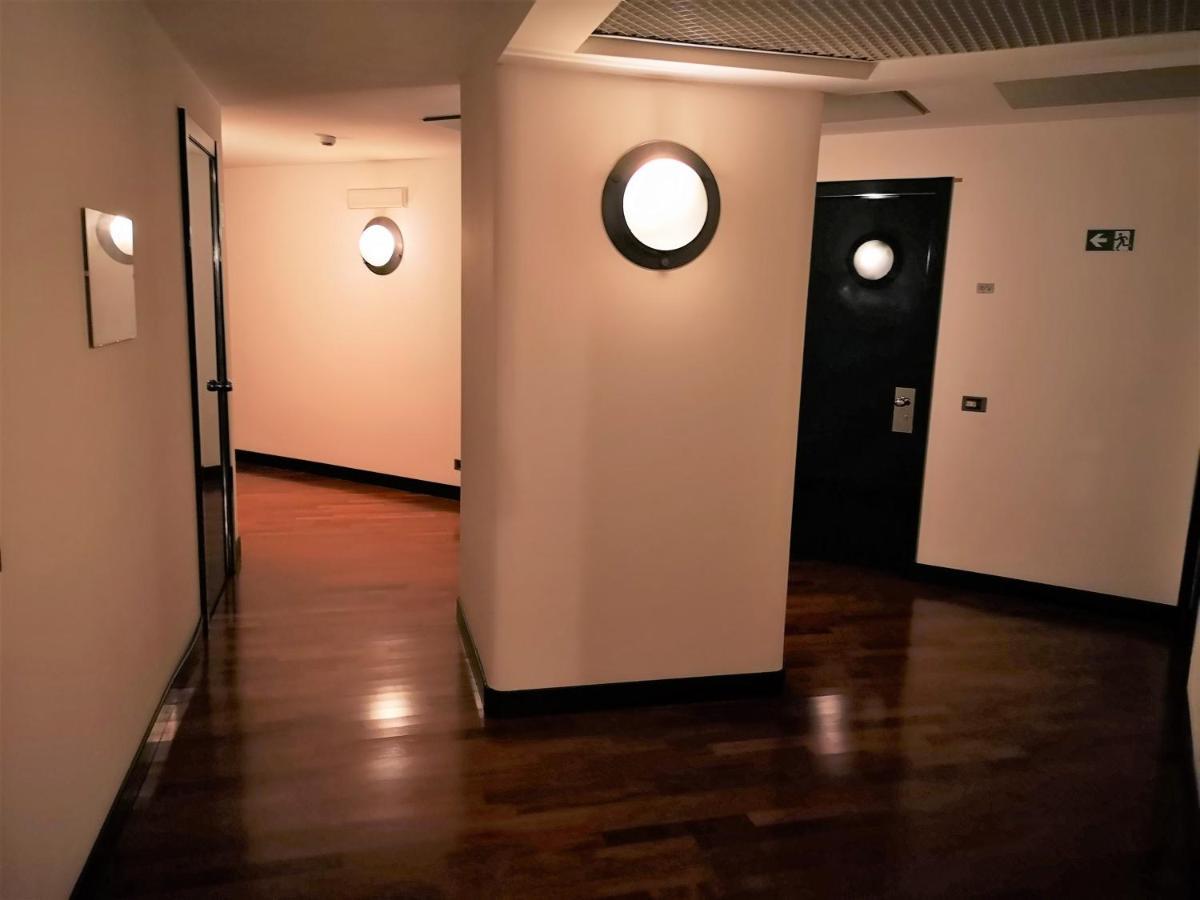Suite Lambruschini Central With Top City View - Free Covered Parking ジェノヴァ エクステリア 写真