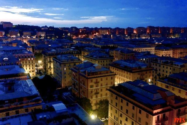 Suite Lambruschini Central With Top City View - Free Covered Parking ジェノヴァ エクステリア 写真