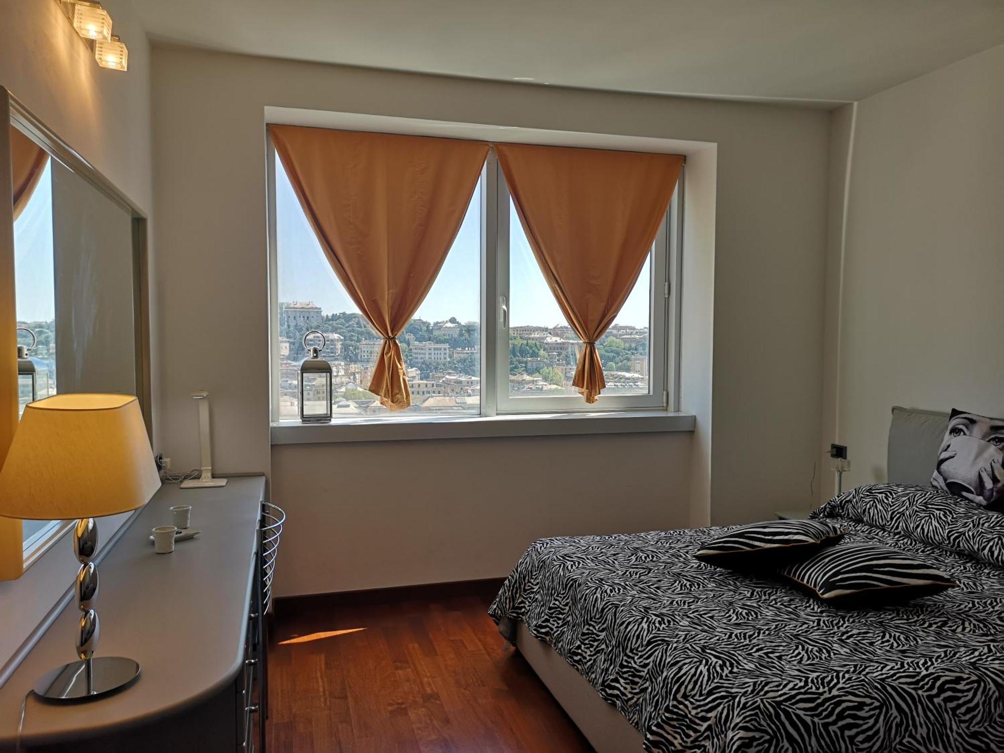 Suite Lambruschini Central With Top City View - Free Covered Parking ジェノヴァ エクステリア 写真